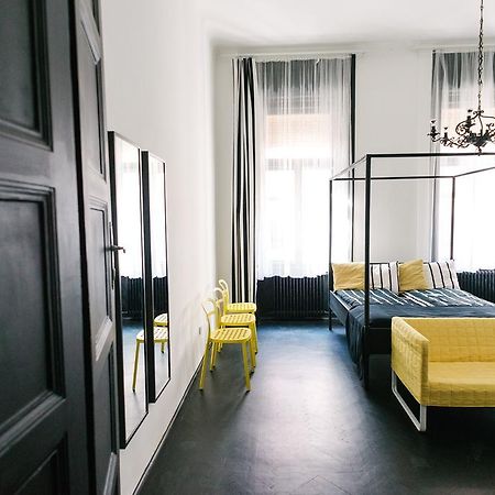 D.Five Stylish Apartment On Vaci Street Budapest Exterior photo