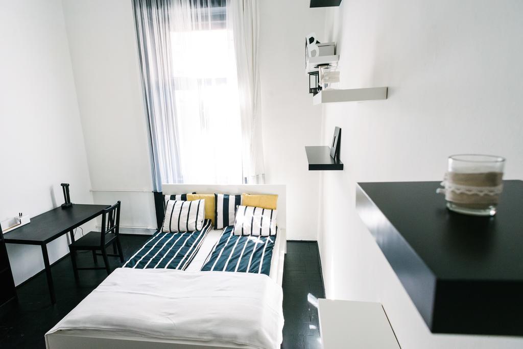 D.Five Stylish Apartment On Vaci Street Budapest Exterior photo