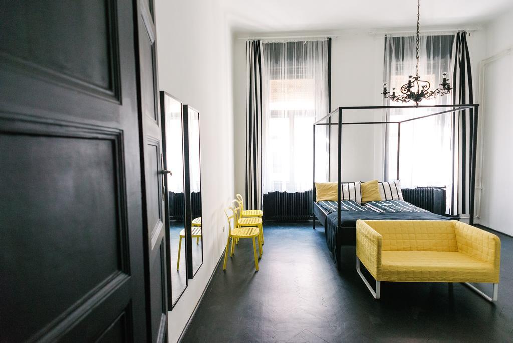 D.Five Stylish Apartment On Vaci Street Budapest Exterior photo